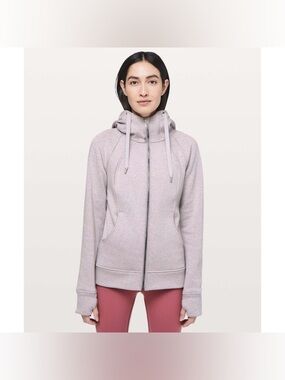 Lululemon Scuba Hoodie *Plush
Heathered Iced Iris / Dark Chrome💜🤍🩶